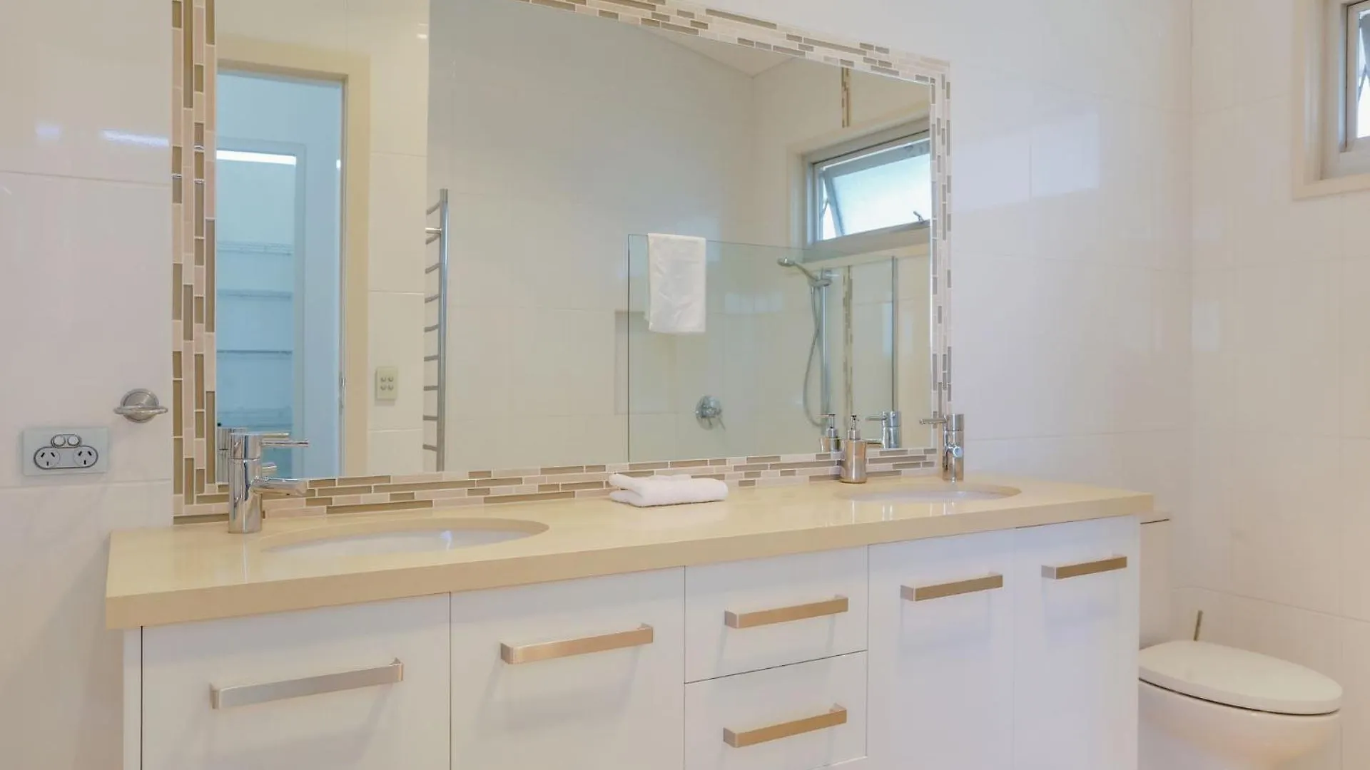 Short Point Quarters - Whole House Villa Merimbula Holiday home