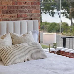 Pelican Waters Apartment