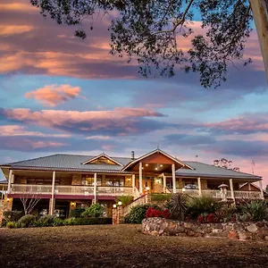 5* Gasthof Robyn's Nest Lakeside